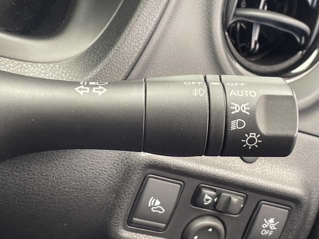 日産 ノート e－パワー メダリスト 山口県 2017(平29)年 2.2万km ダークメタルグレー エマージェンシーブレーキ/車線逸脱警報/前後コーナーセンサー/社外ナビ/　　CD/DVD/Bluetooth/AM/FM/地デジTV/アラウンドビューモニター/ETC/デジタルインナーミラー/純正ドライブレコーダー/ドアバイザー/ハーフレザーシート/プッシュスタート/スマートキー