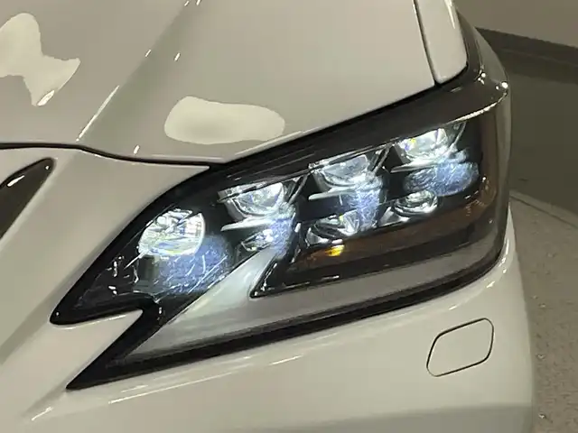レクサス ＥＳ 300h Fスポーツ 愛知県 2019(令1)年 2.3万km ホワイトノーヴァガラスフレーク 純正１２．３インチナビ　/(Bluetooth/フルセグTV/USB/AM/FM/CarPlay/CD・DVD再生/SD)/ムーンルーフ　/ブラインドスポットモニター　/レクサスセーフティシステム＋　/　　-プリクラッシュセーフティ/　　-レーントレーニングアシスト/　　-オートマチックハイビーム/　　-レーダークルーズコントロール/　　-ロードサインアシスト/シートベンチレーション/シートヒーター/ビルトインＥＴＣ２．０　/バックカメラ　/ステアリングヒーター　/メモリー機能付パワーシート/ドライブレコーダー　/パドルシフト/純正フロアマット/プッシュスタート/　　-スマートキー