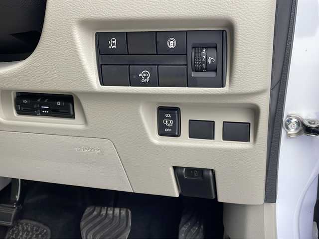 日産 ルークス X 栃木県 2023(令5)年 1.7万km ホワイトパール 純正9インチディスプレイオーディオ/AM FM USB HDMI BT/AppleCarPlay AndroidAuto/ETC/前後ドライブレコーダー/全周囲カメラ/プロパイロット/・衝突軽減ブレーキ/・レーンアシスト/・先行車発進お知らせ/・標識認識機能/・クリアランスソナー/・ふらつき警報/片側パワースライドドア/アイドリングストップ/プラズマクラスター発生装置/オートライト/LEDヘッドライト/オートエアコン/社外14インチアルミホイール/純正フロアマット/スマートキー
