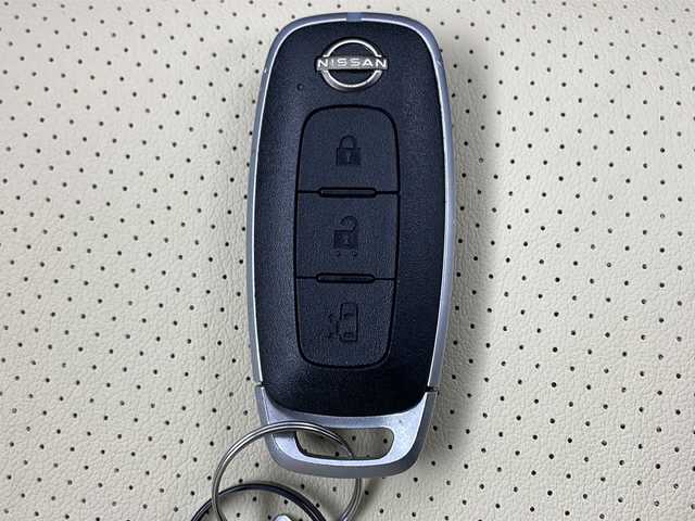 日産 ルークス X 栃木県 2023(令5)年 1.7万km ホワイトパール 純正9インチディスプレイオーディオ/AM FM USB HDMI BT/AppleCarPlay AndroidAuto/ETC/前後ドライブレコーダー/全周囲カメラ/プロパイロット/・衝突軽減ブレーキ/・レーンアシスト/・先行車発進お知らせ/・標識認識機能/・クリアランスソナー/・ふらつき警報/片側パワースライドドア/アイドリングストップ/プラズマクラスター発生装置/オートライト/LEDヘッドライト/オートエアコン/社外14インチアルミホイール/純正フロアマット/スマートキー