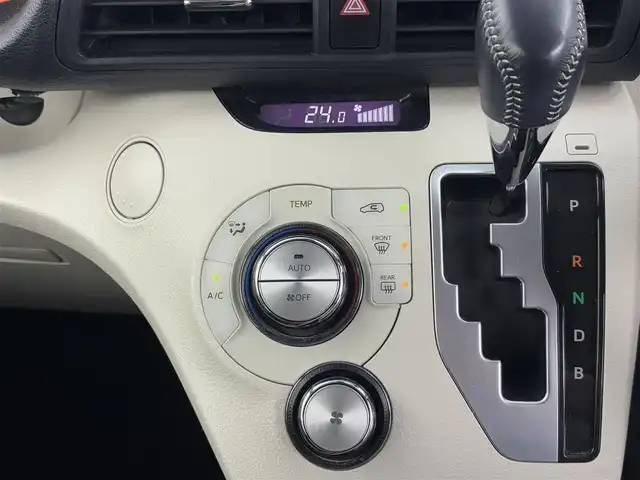 トヨタ シエンタ ハイブリッド G 埼玉県 2016(平28)年 6.3万km コバルトブルーメタリック 純正ナビ　VXU-197SGi/(Bluetooth/CD/DVD/AM/FM)/地デジフルセグ/バックカメラ/前後ドライブレコーダー/AC100V/車線逸脱警報/衝突軽減ブレーキ/オートマチックハイビーム/先行車発進お知らせ機能/プッシュスタート/ステアリングリモコン/ECO・EVモード/ウィンカーミラー/純正フロアマット/純正ドアバイザー