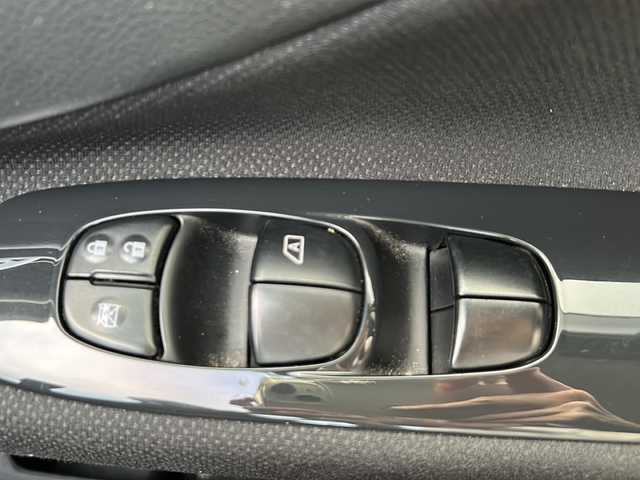 日産 セレナ ハイウェイスター S HV Vエアロ 茨城県 2013(平25)年 7.5万km スーパーブラック 8インチ純正SDナビ(Bluetooth/CD/DVD/バックカメラ/フルセグTV)/フリップダウンモニター/両側パワースライドドア/クルーズコントロール/横滑り防止装置/HIDオートライト/16インチ純正アルミホイール/アイドリングストップ/後席用エアコン/3列シート/純正フロアマット/スペアキー/スマートキー