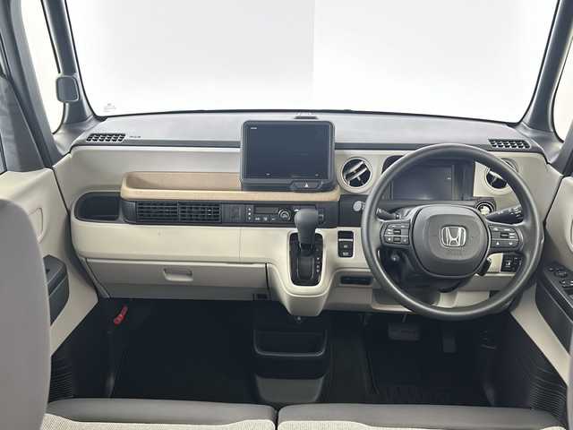 ホンダ Ｎ ＢＯＸ 茨城県 2023(令5)年 0.5万km プラチナホワイトパール 純正ディスプレイオーディオ/バックカメラ/両側パワースライドドア/シートヒーター/クリアランスソナー/ETC/ドライブレコーダー/LEDヘッドライト/ACC/LKA/オートハイビーム