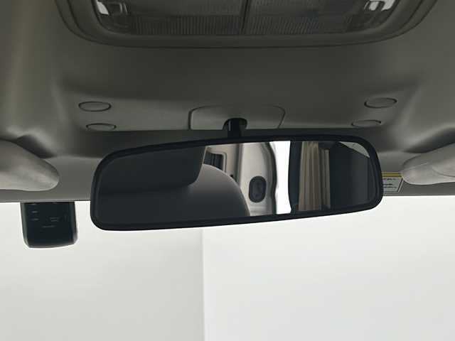 ホンダ Ｎ ＢＯＸ 茨城県 2023(令5)年 0.5万km プラチナホワイトパール 純正ディスプレイオーディオ/バックカメラ/両側パワースライドドア/シートヒーター/クリアランスソナー/ETC/ドライブレコーダー/LEDヘッドライト/ACC/LKA/オートハイビーム