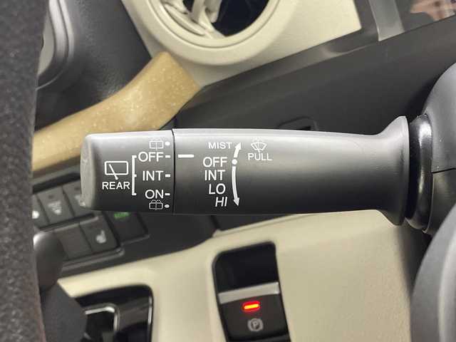 ホンダ Ｎ ＢＯＸ 茨城県 2023(令5)年 0.5万km プラチナホワイトパール 純正ディスプレイオーディオ/バックカメラ/両側パワースライドドア/シートヒーター/クリアランスソナー/ETC/ドライブレコーダー/LEDヘッドライト/ACC/LKA/オートハイビーム