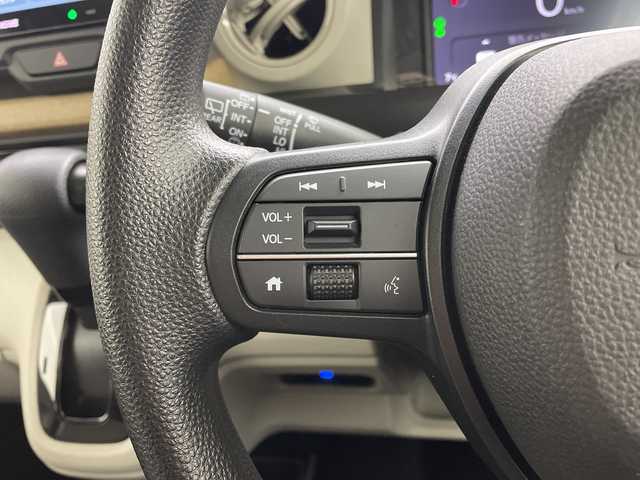 ホンダ Ｎ ＢＯＸ 茨城県 2023(令5)年 0.5万km プラチナホワイトパール 純正ディスプレイオーディオ/バックカメラ/両側パワースライドドア/シートヒーター/クリアランスソナー/ETC/ドライブレコーダー/LEDヘッドライト/ACC/LKA/オートハイビーム