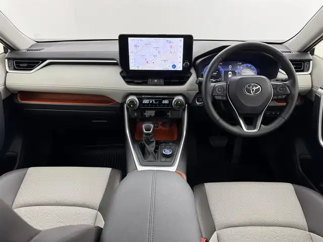 トヨタ ＲＡＶ４ アドベンチャー 福岡県 2023(令5)年 1.4万km アッシュグレーメタリック/アーバンカーキ ワンオーナー　/パノラマムーンルーフ　/純正１０．５型ＤＡナビ/フルセグTV　/バックカメラ　/デジタルルームミラー　/ビルトインETC２．０　/トヨタセーフティセンス　/レーダークルーズコントロール　/コーナーセンサー　/衝突軽減ブレーキ　/レーンキープ　/ブラインドスポットモニター　/アクセル踏み間違い防止　/ヒルディセントコントロール　/ハーフレザーシート　/シートメモリー付きパワーシート　/シートベンチレーション／ヒーター　/ステアリングヒーター　/パワーバックドア　/純正１９インチアルミホイール