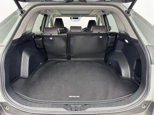 トヨタ ＲＡＶ４ アドベンチャー 福岡県 2023(令5)年 1.4万km アッシュグレーメタリック/アーバンカーキ ワンオーナー　/パノラマムーンルーフ　/純正１０．５型ＤＡナビ/フルセグTV　/バックカメラ　/デジタルルームミラー　/ビルトインETC２．０　/トヨタセーフティセンス　/レーダークルーズコントロール　/コーナーセンサー　/衝突軽減ブレーキ　/レーンキープ　/ブラインドスポットモニター　/アクセル踏み間違い防止　/ヒルディセントコントロール　/ハーフレザーシート　/シートメモリー付きパワーシート　/シートベンチレーション／ヒーター　/ステアリングヒーター　/パワーバックドア　/純正１９インチアルミホイール