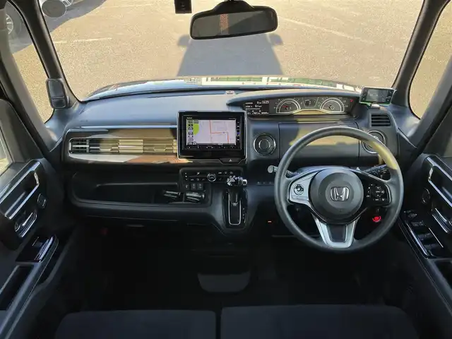 ホンダ Ｎ ＢＯＸ カスタム G L ホンダセンシング 道央・札幌 2017(平29)年 7万km クリスタルブラックパール ４WD/純正ディーラーOPナビ/AM/FM/BT/CD/DVD/フルセグ/ホンダセンシング/衝突被害軽減ブレーキ/横滑り防止装置/レーダークルーズコントロール/レーンキープアシスト/コーナーセンサー/バックカメラ/ビルトインETC/ドライブレコーダー/アイドリングストップ/両側パワースライドドア/前席シートヒーター/ステアリングリモコン/レーダー探知機/プッシュスタート/スマートキー/LEDヘッドライト/オートライト/オートマチックハイビーム/フォグランプ/電動格納ミラー/ヒーテッドドアミラー/ウィンカーミラー/純正フロアマット/ドアバイザー/社外アルミホイール付冬タイヤ積込/155/65/R14/2020年/山6mm