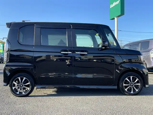 ホンダ Ｎ ＢＯＸ カスタム G L ホンダセンシング 道央・札幌 2017(平29)年 7万km クリスタルブラックパール ４WD/純正ディーラーOPナビ/AM/FM/BT/CD/DVD/フルセグ/ホンダセンシング/衝突被害軽減ブレーキ/横滑り防止装置/レーダークルーズコントロール/レーンキープアシスト/コーナーセンサー/バックカメラ/ビルトインETC/ドライブレコーダー/アイドリングストップ/両側パワースライドドア/前席シートヒーター/ステアリングリモコン/レーダー探知機/プッシュスタート/スマートキー/LEDヘッドライト/オートライト/オートマチックハイビーム/フォグランプ/電動格納ミラー/ヒーテッドドアミラー/ウィンカーミラー/純正フロアマット/ドアバイザー/社外アルミホイール付冬タイヤ積込/155/65/R14/2020年/山6mm