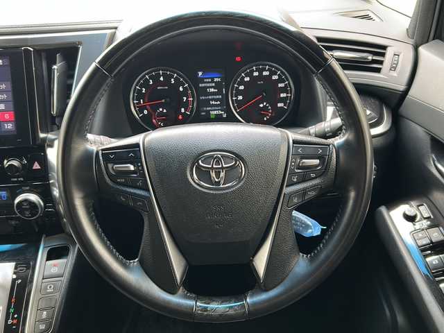 トヨタ アルファード S タイプゴールド 兵庫県 2020(令2)年 1.7万km ブラック ワンオーナー/純正メーカーナビ/　Bluetooth/CD/USB/DVD/AM/FM/純正ビルトインETC/フルセグテレビ（走行中視聴不可）/ドライブレコーダー（前後）/純正後席用モニター/両側パワースライドドア/3列シート/オットマン/電動リアゲート/ウォークスルー/プッシュスタート/パワーステアリング/MTモード付AT/アダプティブクルーズコントロール/パーキングアシスト/アンチロック・ブレーキ・システム/横滑り防止装置/レーンキープアシスト/コーナーセンサー（前後）/バックカメラ/社外エアロパーツ（モデリスタ）/社外アルミホイール（モデリスタ）/社外マフラー（モデリスタ）/社外サスペンション（モデリスタ）/　【純正サスペンション付き】/エアバッグ（W+サイド）/カーテンエアバッグ/LEDヘッドライト/衝突軽減システム/保証書/取扱説明書