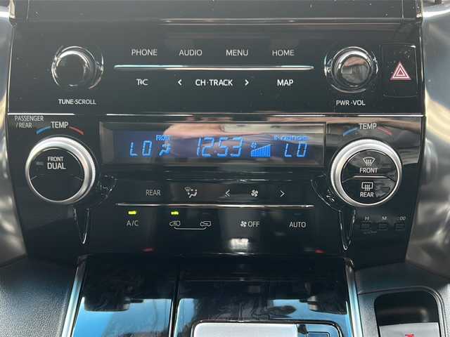トヨタ アルファード S タイプゴールド 兵庫県 2020(令2)年 1.7万km ブラック ワンオーナー/純正メーカーナビ/　Bluetooth/CD/USB/DVD/AM/FM/純正ビルトインETC/フルセグテレビ（走行中視聴不可）/ドライブレコーダー（前後）/純正後席用モニター/両側パワースライドドア/3列シート/オットマン/電動リアゲート/ウォークスルー/プッシュスタート/パワーステアリング/MTモード付AT/アダプティブクルーズコントロール/パーキングアシスト/アンチロック・ブレーキ・システム/横滑り防止装置/レーンキープアシスト/コーナーセンサー（前後）/バックカメラ/社外エアロパーツ（モデリスタ）/社外アルミホイール（モデリスタ）/社外マフラー（モデリスタ）/社外サスペンション（モデリスタ）/　【純正サスペンション付き】/エアバッグ（W+サイド）/カーテンエアバッグ/LEDヘッドライト/衝突軽減システム/保証書/取扱説明書