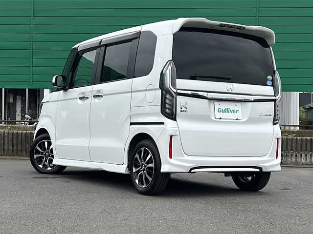 ホンダ Ｎ ＢＯＸ カスタム G L ホンダセンシング 茨城県 2020(令2)年 3.9万km プラチナホワイトパール ワンオーナー/横滑り防止装置/コーナーセンサー/レーンキープアシスト/盗難防止装置/カーテンエアバッグ/オートライト/LEDヘッドライト/ドライブレコーダー/Bluetooth/後席用モニター/USB入力端子/ETC/バックカメラ/フルセグTV/両側パワースライドドア/アイドリングストップ/スペアキー/純正フロアマット/ベンチシート