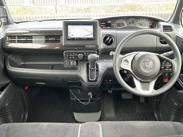 ホンダ Ｎ ＢＯＸ カスタム G L ホンダセンシング 茨城県 2020(令2)年 3.9万km プラチナホワイトパール ワンオーナー/横滑り防止装置/コーナーセンサー/レーンキープアシスト/盗難防止装置/カーテンエアバッグ/オートライト/LEDヘッドライト/ドライブレコーダー/Bluetooth/後席用モニター/USB入力端子/ETC/バックカメラ/フルセグTV/両側パワースライドドア/アイドリングストップ/スペアキー/純正フロアマット/ベンチシート