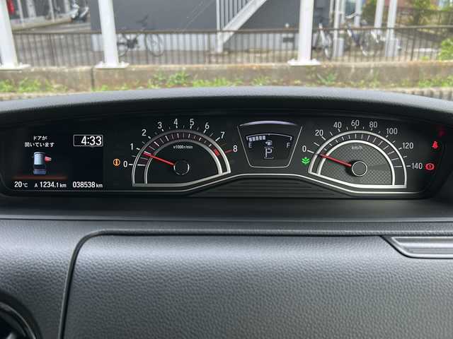ホンダ Ｎ ＢＯＸ カスタム G L ホンダセンシング 茨城県 2020(令2)年 3.9万km プラチナホワイトパール ワンオーナー/横滑り防止装置/コーナーセンサー/レーンキープアシスト/盗難防止装置/カーテンエアバッグ/オートライト/LEDヘッドライト/ドライブレコーダー/Bluetooth/後席用モニター/USB入力端子/ETC/バックカメラ/フルセグTV/両側パワースライドドア/アイドリングストップ/スペアキー/純正フロアマット/ベンチシート