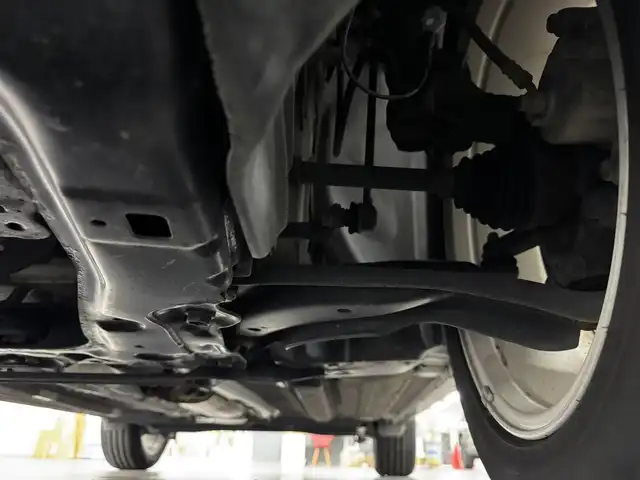 日産 ジューク 15RX Vセレクション 三重県 2019(平31)年 6.9万km ブリリアントホワイトパール ガソリン/FF/フロアCVT/カロッツェリア 7インチナビ AVIC-RZ502 /（CD/DVD/SD/FM/AM/DTV/Bluetooth/iPod/USB/AUX）/バックカメラ/ドライブレコーダー 前後/ETC/安全装備/・エマージェンシーブレーキ/・LDW（車線逸脱警報）/・ABS（アンチロックブレーキシステム）/・EBD（電子制御制動力配分システム）/・VDC（ビークルダイナミクスコントロール）/・TCS（トラクションコントロールシステム）/・衝突安全ボディ/装備/・オートエアコン/・オートライトシステム/・プッシュスタート/・インテリジェントキーx1/・運転席・助手席SRSエアバッグ/・電動格納ドアミラー（ウインカー付）/・ヘッドライトレベライザー/・純正17inAW/など