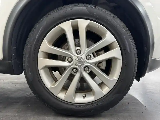 日産 ジューク 15RX Vセレクション 三重県 2019(平31)年 6.9万km ブリリアントホワイトパール ガソリン/FF/フロアCVT/カロッツェリア 7インチナビ AVIC-RZ502 /（CD/DVD/SD/FM/AM/DTV/Bluetooth/iPod/USB/AUX）/バックカメラ/ドライブレコーダー 前後/ETC/安全装備/・エマージェンシーブレーキ/・LDW（車線逸脱警報）/・ABS（アンチロックブレーキシステム）/・EBD（電子制御制動力配分システム）/・VDC（ビークルダイナミクスコントロール）/・TCS（トラクションコントロールシステム）/・衝突安全ボディ/装備/・オートエアコン/・オートライトシステム/・プッシュスタート/・インテリジェントキーx1/・運転席・助手席SRSエアバッグ/・電動格納ドアミラー（ウインカー付）/・ヘッドライトレベライザー/・純正17inAW/など