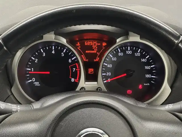 日産 ジューク 15RX Vセレクション 三重県 2019(平31)年 6.9万km ブリリアントホワイトパール ガソリン/FF/フロアCVT/カロッツェリア 7インチナビ AVIC-RZ502 /（CD/DVD/SD/FM/AM/DTV/Bluetooth/iPod/USB/AUX）/バックカメラ/ドライブレコーダー 前後/ETC/安全装備/・エマージェンシーブレーキ/・LDW（車線逸脱警報）/・ABS（アンチロックブレーキシステム）/・EBD（電子制御制動力配分システム）/・VDC（ビークルダイナミクスコントロール）/・TCS（トラクションコントロールシステム）/・衝突安全ボディ/装備/・オートエアコン/・オートライトシステム/・プッシュスタート/・インテリジェントキーx1/・運転席・助手席SRSエアバッグ/・電動格納ドアミラー（ウインカー付）/・ヘッドライトレベライザー/・純正17inAW/など