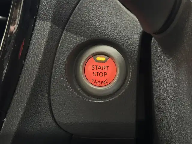 日産 ジューク 15RX Vセレクション 三重県 2019(平31)年 6.9万km ブリリアントホワイトパール ガソリン/FF/フロアCVT/カロッツェリア 7インチナビ AVIC-RZ502 /（CD/DVD/SD/FM/AM/DTV/Bluetooth/iPod/USB/AUX）/バックカメラ/ドライブレコーダー 前後/ETC/安全装備/・エマージェンシーブレーキ/・LDW（車線逸脱警報）/・ABS（アンチロックブレーキシステム）/・EBD（電子制御制動力配分システム）/・VDC（ビークルダイナミクスコントロール）/・TCS（トラクションコントロールシステム）/・衝突安全ボディ/装備/・オートエアコン/・オートライトシステム/・プッシュスタート/・インテリジェントキーx1/・運転席・助手席SRSエアバッグ/・電動格納ドアミラー（ウインカー付）/・ヘッドライトレベライザー/・純正17inAW/など