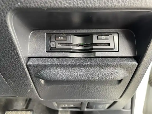 トヨタ ヴォクシー ZS 大阪府 2014(平26)年 14.8万km ホワイトパールクリスタルシャイン (株)IDOMが運営する【じしゃロン堺店】の自社ローン専用車両になります。/こちらは現金またはオートローンご利用時の価格です。自社ローンご希望の方は別途その旨お申付け下さい