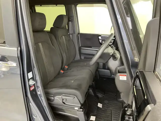 ホンダ Ｎ ＢＯＸ カスタム L 新潟県 2022(令4)年 4.7万km メテオロイドグレーメタリック ホンダセンシング/　●衝突軽減ブレーキ（CMBS）/　●誤発進抑制機能/　●歩行者事故低減ステアリング/　●路外逸脱抑制機能/　●アダプティブクルーズコントロール（ACC）/　●車線維持支援システム（LKAS）/　●先行車発進お知らせ機能/　●標識認識機能/　●後方誤発進抑制機能/　●オートハイビーム/純正ディーラーOPナビ/ステアリングスイッチ/片側パワースライドドア/バックカメラ/オートライト/LEDヘッドライト/電動格納ミラー/ウィンカーミラー/シートヒーター/リアサンシェード/ヘッドライトレベライザー/フロントフォグランプ/シーケンシャルウィンカー/ドアバイザー