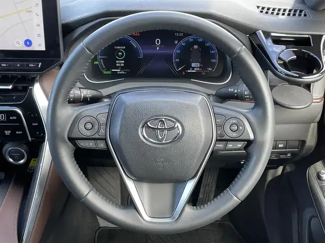 トヨタ ハリアー ハイブリッド Z レザーパッケージ 道央・札幌 2023(令5)年 2.2万km プレシャスブラックパール ４WD/ワンオーナー/パノラマルーフ/JBLプレミアムサウンドシステム/純正メーカーナビ/AM/FM/BT/フルセグ/トヨタセーフティセンス/横滑り防止装置/レーダークルーズコントロール/レーンキープアシスト/クリアランスソナー/ブラインドスポットモニター/パーキングサポートブレーキ/リアクロストラフィックアラート/ロードサインアシスト/ヘッドアップディスプレイ/パノラミックビューモニター/ビルトインETC2.0/ドライブレコーダー一体型デジタルインナーミラー/EVMODE/DRIVEMODE切替/パワーバックドア/前席パワーシート/D席メモリーシート/前席シートヒーター/前席エアシート/レザーシート/革巻きステアリング/ステアリングリモコン/ハンドルヒーター/電動パーキング/ブレーキホールド/置くだけ充電/MTモード付AT/プッシュスタート/スマートキー/LEDヘッドライト/オートライト/オートハイビーム/フォグランプ/電動格納ミラー/ヒーテッドドアミラー/ウィンカーミラー/純正フロアマット/ドアバイザー