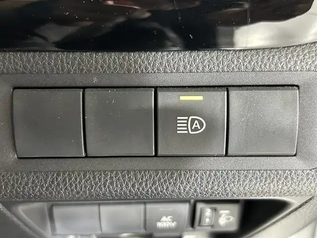 トヨタ アクア X 佐賀県 2021(令3)年 5.4万km シルバーM 純正8インチディスプレイオーディオ/Bluetooth/Mirrorcast/カープレイ/衝突被害軽減システム/レーダークルーズコントロール/レーンアシスト/ロードサインアシスト/オートライト/オートマチックハイビーム/前後ドライブレコーダー/LEDヘッドライト/クリアランスソナー/横滑り防止装置/ビルトインETC/ISOFIX対応シート/スマートキー/プッシュスタート/フロアマット/スペアキー×１/電動格納ミラー/ウィンカーミラー/ドアバイザー