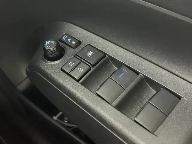 トヨタ アクア X 佐賀県 2021(令3)年 5.4万km シルバーM 純正8インチディスプレイオーディオ/Bluetooth/Mirrorcast/カープレイ/衝突被害軽減システム/レーダークルーズコントロール/レーンアシスト/ロードサインアシスト/オートライト/オートマチックハイビーム/前後ドライブレコーダー/LEDヘッドライト/クリアランスソナー/横滑り防止装置/ビルトインETC/ISOFIX対応シート/スマートキー/プッシュスタート/フロアマット/スペアキー×１/電動格納ミラー/ウィンカーミラー/ドアバイザー