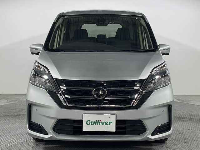 日産 セレナ B 広島県 2021(令3)年 2.2万km ブリリアントシルバー 禁煙車/純正ナビ/アラウンドビューモニター/ドラレコ/ＥＴＣ/ブラインドスポットモニター/オートマチックハイビーム/フルセグ/衝突被害軽減/クルーズコントロール/コーナーセンサー/レーンキープアシスト/踏み間違い防止/エアバッグ(運転席/助手席)/純正15インチホイールキャップ(195/65/R15)