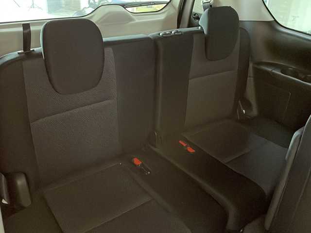 日産 セレナ B 広島県 2021(令3)年 2.2万km ブリリアントシルバー 禁煙車/純正ナビ/アラウンドビューモニター/ドラレコ/ＥＴＣ/ブラインドスポットモニター/オートマチックハイビーム/フルセグ/衝突被害軽減/クルーズコントロール/コーナーセンサー/レーンキープアシスト/踏み間違い防止/エアバッグ(運転席/助手席)/純正15インチホイールキャップ(195/65/R15)