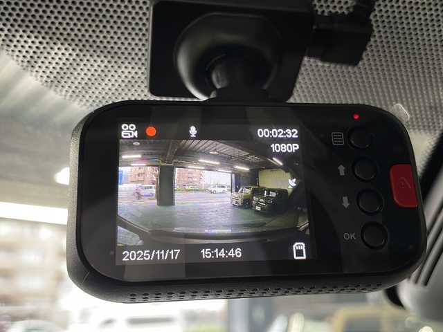 日産 セレナ B 広島県 2021(令3)年 2.2万km ブリリアントシルバー 禁煙車/純正ナビ/アラウンドビューモニター/ドラレコ/ＥＴＣ/ブラインドスポットモニター/オートマチックハイビーム/フルセグ/衝突被害軽減/クルーズコントロール/コーナーセンサー/レーンキープアシスト/踏み間違い防止/エアバッグ(運転席/助手席)/純正15インチホイールキャップ(195/65/R15)