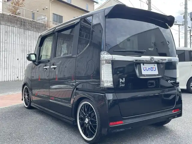 ホンダ Ｎ ＢＯＸ G ターボ SSパッケージ 福岡県 2014(平26)年 8.2万km スマートブラック (株)IDOMが運営する【じしゃロン八幡西店】の自社ローン専用車両になります。こちらは現金またはオートローンご利用時の価格です。自社ローンご希望の方は別途その旨お申付け下さい/・純正ナビ（VXM-155VSi）/・Bluetooth/・バックカメラ/・ETC/・両側パワースライドドア/・ミラー型前後ドラレコ/・社外ホイール/・車庫調