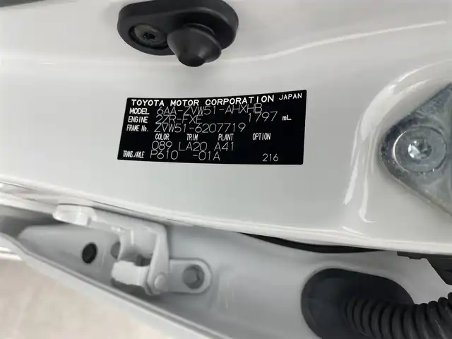トヨタ プリウス A プレミアム 福井県 2021(令3)年 3.1万km プラチナホワイトパールマイカ 純正８インチディスプレイオーディオ/Bluetooth/USB/Miracast/AM/FM/全方位カメラ/プリクラッシュセーフティ/・ヘッドアップディスプレイ/・ブラインドスポットモニター/・パーキングアシスト/・レーンキープアシスト/レーダークルーズコントロール/TRDエアロ（F/S/R）/シートヒーター/エアシート/ビルトインETC/オートハイビーム/前後ドライブレコーダー/【コムテック HDR301・HDROP-14 駐車監視付き】/100V電源/レーザーシート/革巻きステアリング/ステアリングリモコン/ステアリングチルド機構/プッシュスタート /スペアキー