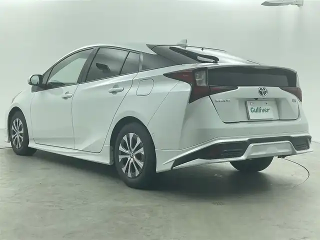 トヨタ プリウス A プレミアム 福井県 2021(令3)年 3.1万km プラチナホワイトパールマイカ 純正８インチディスプレイオーディオ/Bluetooth/USB/Miracast/AM/FM/全方位カメラ/プリクラッシュセーフティ/・ヘッドアップディスプレイ/・ブラインドスポットモニター/・パーキングアシスト/・レーンキープアシスト/レーダークルーズコントロール/TRDエアロ（F/S/R）/シートヒーター/エアシート/ビルトインETC/オートハイビーム/前後ドライブレコーダー/【コムテック HDR301・HDROP-14 駐車監視付き】/100V電源/レーザーシート/革巻きステアリング/ステアリングリモコン/ステアリングチルド機構/プッシュスタート /スペアキー