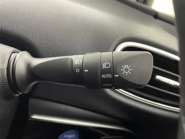 トヨタ プリウス A プレミアム 福井県 2021(令3)年 3.1万km プラチナホワイトパールマイカ 純正８インチディスプレイオーディオ/Bluetooth/USB/Miracast/AM/FM/全方位カメラ/プリクラッシュセーフティ/・ヘッドアップディスプレイ/・ブラインドスポットモニター/・パーキングアシスト/・レーンキープアシスト/レーダークルーズコントロール/TRDエアロ（F/S/R）/シートヒーター/エアシート/ビルトインETC/オートハイビーム/前後ドライブレコーダー/【コムテック HDR301・HDROP-14 駐車監視付き】/100V電源/レーザーシート/革巻きステアリング/ステアリングリモコン/ステアリングチルド機構/プッシュスタート /スペアキー
