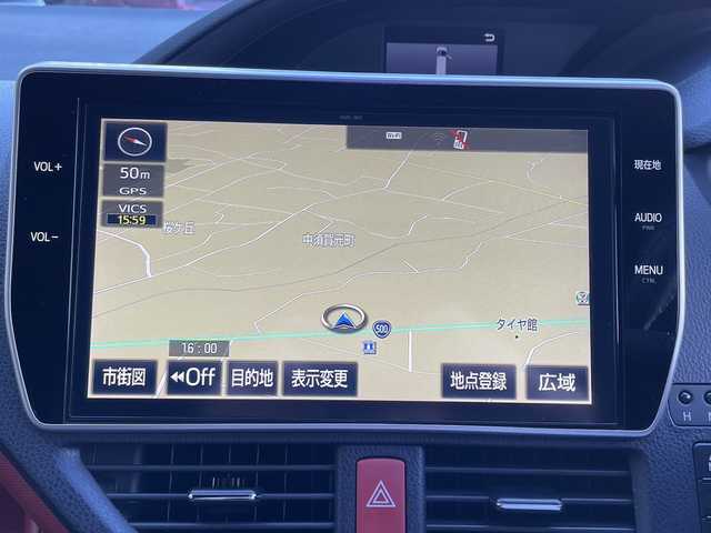 トヨタ ヴォクシー ハイブリッド ZS 大分県 2017(平29)年 8.8万km ホワイトパールクリスタルシャイン 両側パワースライドドア /純正ナビ/フルセグTV/Bluetooth/純正フリップダウンモニター（リモコン無し）/純正フロアマット/純正ビルトインETC/純正LEDヘッドライト/オートライト/オートマチックハイビーム/社外ドラレコ/デジタルインナーミラー/衝突被害軽減ブレーキ/横滑り防止装置/レーンキープアシスト