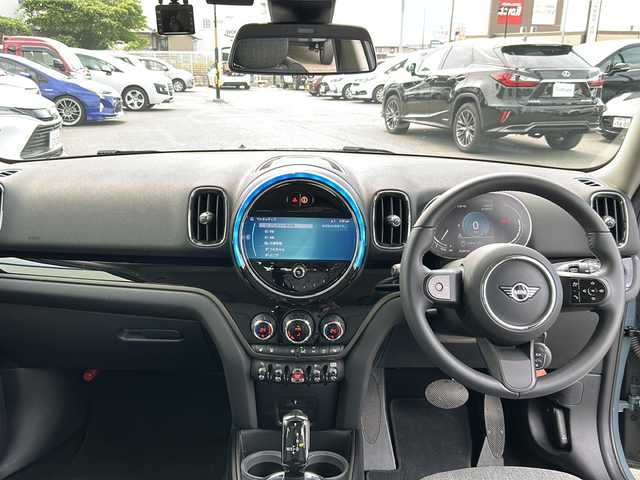 ＭＩＮＩ ＢＭＷ ミニ クロスオーバー クーパー D エッセンシャルトリム 岐阜県 2022(令4)年 3.7万km グレー 純正ナビ　/バックカメラ　/ディーゼル　/ターボ　/ルーフレール　/ＬＥＤヘッドライト　/クルコン　/スマートキー　/ハーフレザーシート　/シートヒーターＤ＋Ｎ席　/前後ドラレコ　/純正ＡＷ　/ワンオーナー　/ＭＴ付きＡＴ