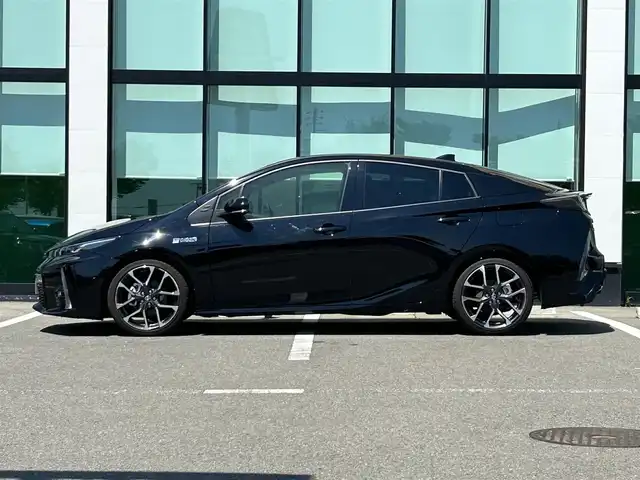 トヨタ プリウス ＰＨＶ S GRスポーツ 茨城県 2022(令4)年 1.2万km アティチュードブラックマイカ 革巻きステアリング/ステアリングスイッチ/シートヒーター/ドライブレコーダー/オートライト/オートハイビーム/バックカメラ/純正ＤA ナビ機能付き/