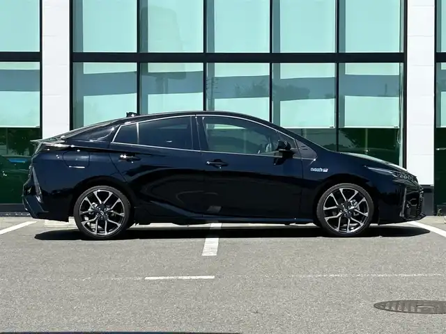 トヨタ プリウス ＰＨＶ S GRスポーツ 茨城県 2022(令4)年 1.2万km アティチュードブラックマイカ 革巻きステアリング/ステアリングスイッチ/シートヒーター/ドライブレコーダー/オートライト/オートハイビーム/バックカメラ/純正ＤA ナビ機能付き/