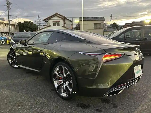 レクサス ＬＣ 500h Lパッケージ 愛知県 2023(令5)年 2.3万km テレーンカーキマイカM メーカー純正ナビ　/サンルーフ　/ＤＴＶ　/ＢＴ　/ＣＤ／ＤＶＤ　/ＥＴＣ２．０　/衝突軽減ブレーキ　/レーダークルーズコントロール　/前席シートヒーター　/社外ＦＲドライブレコーダー　/純正フロアマット/ブラインドスポットモニター/ヘッドアップディスプレイ/ステアリングスイッチ/パドルシフト/プッシュスタート/ＬＥＤヘッドライト/ステアリングヒーター