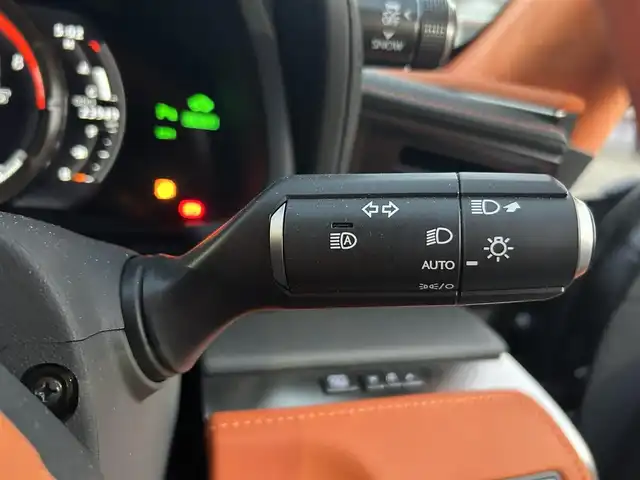 レクサス ＬＣ 500h Lパッケージ 愛知県 2023(令5)年 2.3万km テレーンカーキマイカM メーカー純正ナビ　/サンルーフ　/ＤＴＶ　/ＢＴ　/ＣＤ／ＤＶＤ　/ＥＴＣ２．０　/衝突軽減ブレーキ　/レーダークルーズコントロール　/前席シートヒーター　/社外ＦＲドライブレコーダー　/純正フロアマット/ブラインドスポットモニター/ヘッドアップディスプレイ/ステアリングスイッチ/パドルシフト/プッシュスタート/ＬＥＤヘッドライト/ステアリングヒーター