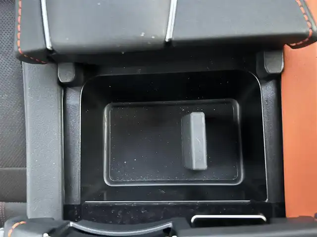 レクサス ＬＣ 500h Lパッケージ 愛知県 2023(令5)年 2.3万km テレーンカーキマイカM メーカー純正ナビ　/サンルーフ　/ＤＴＶ　/ＢＴ　/ＣＤ／ＤＶＤ　/ＥＴＣ２．０　/衝突軽減ブレーキ　/レーダークルーズコントロール　/前席シートヒーター　/社外ＦＲドライブレコーダー　/純正フロアマット/ブラインドスポットモニター/ヘッドアップディスプレイ/ステアリングスイッチ/パドルシフト/プッシュスタート/ＬＥＤヘッドライト/ステアリングヒーター