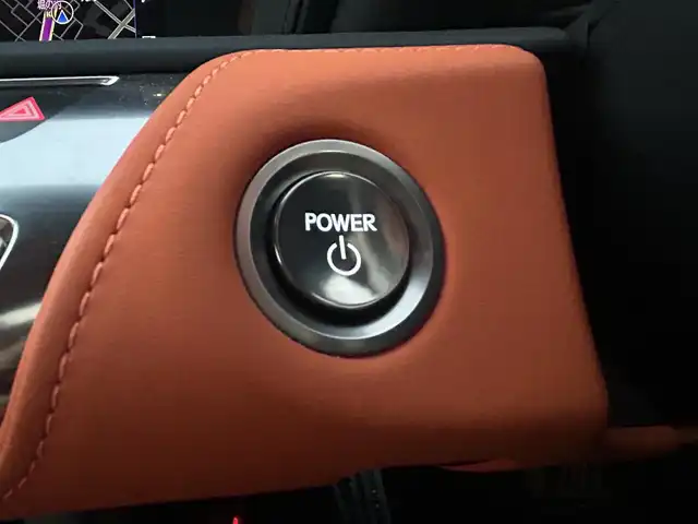 レクサス ＬＣ 500h Lパッケージ 愛知県 2023(令5)年 2.3万km テレーンカーキマイカM メーカー純正ナビ　/サンルーフ　/ＤＴＶ　/ＢＴ　/ＣＤ／ＤＶＤ　/ＥＴＣ２．０　/衝突軽減ブレーキ　/レーダークルーズコントロール　/前席シートヒーター　/社外ＦＲドライブレコーダー　/純正フロアマット/ブラインドスポットモニター/ヘッドアップディスプレイ/ステアリングスイッチ/パドルシフト/プッシュスタート/ＬＥＤヘッドライト/ステアリングヒーター