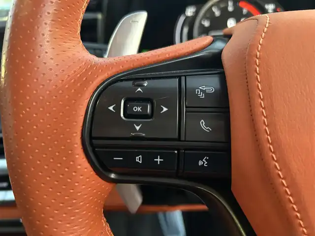 レクサス ＬＣ 500h Lパッケージ 愛知県 2023(令5)年 2.3万km テレーンカーキマイカM メーカー純正ナビ　/サンルーフ　/ＤＴＶ　/ＢＴ　/ＣＤ／ＤＶＤ　/ＥＴＣ２．０　/衝突軽減ブレーキ　/レーダークルーズコントロール　/前席シートヒーター　/社外ＦＲドライブレコーダー　/純正フロアマット/ブラインドスポットモニター/ヘッドアップディスプレイ/ステアリングスイッチ/パドルシフト/プッシュスタート/ＬＥＤヘッドライト/ステアリングヒーター