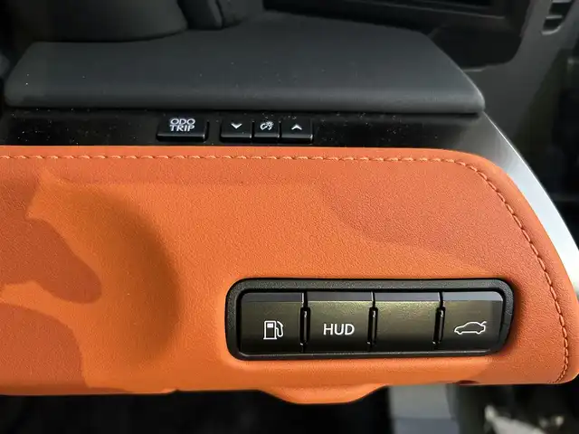 レクサス ＬＣ 500h Lパッケージ 愛知県 2023(令5)年 2.3万km テレーンカーキマイカM メーカー純正ナビ　/サンルーフ　/ＤＴＶ　/ＢＴ　/ＣＤ／ＤＶＤ　/ＥＴＣ２．０　/衝突軽減ブレーキ　/レーダークルーズコントロール　/前席シートヒーター　/社外ＦＲドライブレコーダー　/純正フロアマット/ブラインドスポットモニター/ヘッドアップディスプレイ/ステアリングスイッチ/パドルシフト/プッシュスタート/ＬＥＤヘッドライト/ステアリングヒーター