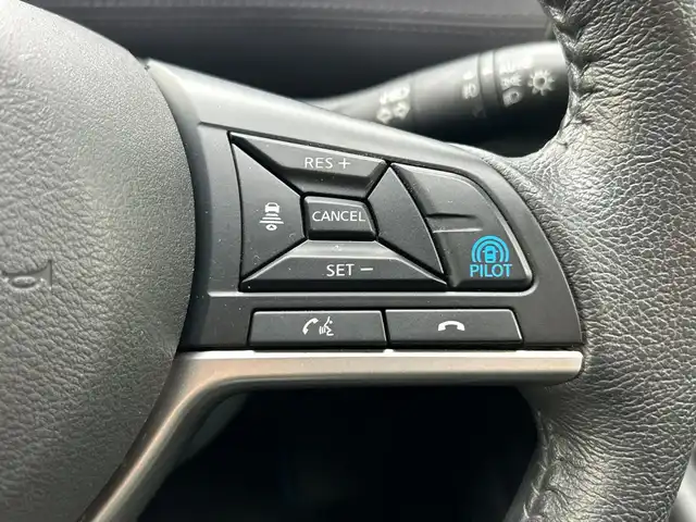 日産 セレナ e－パワー ハイウェイスター V 神奈川県 2020(令2)年 8.1万km ブリリアントホワイトパール 2トーン ディーラーオプション9インチナビ・フルセグ・Blu-ray・DVD・CD・SD・MSV・Bluetoorh/アラウンドビューカメラ/ナビ連動純正前後ドライブレコーダー/ナビ連動ビルトインETC/デジタルインナーミラー/革巻きステアリング/ステアリングリモコン/プロパイロット/各席用充電USBポート/左右後席ドアサンシェード/両側パワースライドドア/ハンズフリーオートスライドドア/デュアルバックドア/ハーフレザー調シート/純正フロアマット/ドアバイザー/キセノンヘッドライト/フォグランプ