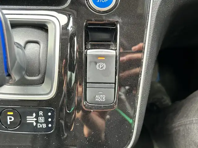 日産 セレナ e－パワー ハイウェイスター V 神奈川県 2020(令2)年 8.1万km ブリリアントホワイトパール 2トーン ディーラーオプション9インチナビ・フルセグ・Blu-ray・DVD・CD・SD・MSV・Bluetoorh/アラウンドビューカメラ/ナビ連動純正前後ドライブレコーダー/ナビ連動ビルトインETC/デジタルインナーミラー/革巻きステアリング/ステアリングリモコン/プロパイロット/各席用充電USBポート/左右後席ドアサンシェード/両側パワースライドドア/ハンズフリーオートスライドドア/デュアルバックドア/ハーフレザー調シート/純正フロアマット/ドアバイザー/キセノンヘッドライト/フォグランプ