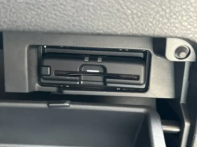 日産 セレナ e－パワー ハイウェイスター V 神奈川県 2020(令2)年 8.1万km ブリリアントホワイトパール 2トーン ディーラーオプション9インチナビ・フルセグ・Blu-ray・DVD・CD・SD・MSV・Bluetoorh/アラウンドビューカメラ/ナビ連動純正前後ドライブレコーダー/ナビ連動ビルトインETC/デジタルインナーミラー/革巻きステアリング/ステアリングリモコン/プロパイロット/各席用充電USBポート/左右後席ドアサンシェード/両側パワースライドドア/ハンズフリーオートスライドドア/デュアルバックドア/ハーフレザー調シート/純正フロアマット/ドアバイザー/キセノンヘッドライト/フォグランプ