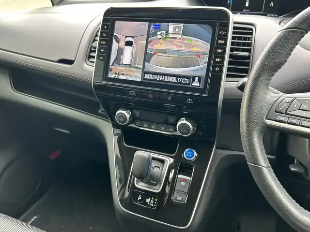 日産 セレナ e－パワー ハイウェイスター V 神奈川県 2020(令2)年 8.1万km ブリリアントホワイトパール 2トーン ディーラーオプション9インチナビ・フルセグ・Blu-ray・DVD・CD・SD・MSV・Bluetoorh/アラウンドビューカメラ/ナビ連動純正前後ドライブレコーダー/ナビ連動ビルトインETC/デジタルインナーミラー/革巻きステアリング/ステアリングリモコン/プロパイロット/各席用充電USBポート/左右後席ドアサンシェード/両側パワースライドドア/ハンズフリーオートスライドドア/デュアルバックドア/ハーフレザー調シート/純正フロアマット/ドアバイザー/キセノンヘッドライト/フォグランプ