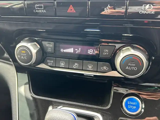 日産 セレナ e－パワー ハイウェイスター V 神奈川県 2020(令2)年 8.1万km ブリリアントホワイトパール 2トーン ディーラーオプション9インチナビ・フルセグ・Blu-ray・DVD・CD・SD・MSV・Bluetoorh/アラウンドビューカメラ/ナビ連動純正前後ドライブレコーダー/ナビ連動ビルトインETC/デジタルインナーミラー/革巻きステアリング/ステアリングリモコン/プロパイロット/各席用充電USBポート/左右後席ドアサンシェード/両側パワースライドドア/ハンズフリーオートスライドドア/デュアルバックドア/ハーフレザー調シート/純正フロアマット/ドアバイザー/キセノンヘッドライト/フォグランプ